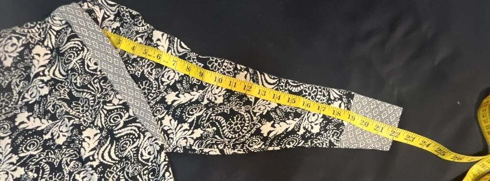 Zara Black and Beige Floral Knit Mini Dress with Long Sleeves - Picture 9 of 9